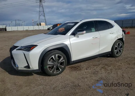 2021 Lexus Ux 200 z USA, uszkodzony, nr VIN JTHX3JBH0M2038397